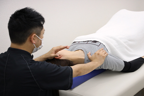 猫背矯正(肩甲骨はがし)